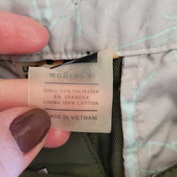 REI Women Olive Green Travel Capri Shorts Pockets Upf 50+ Size 4 - Picture 8 of 10